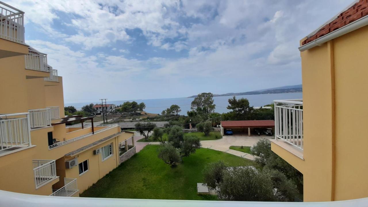 Lassi Hotel Bagian luar foto