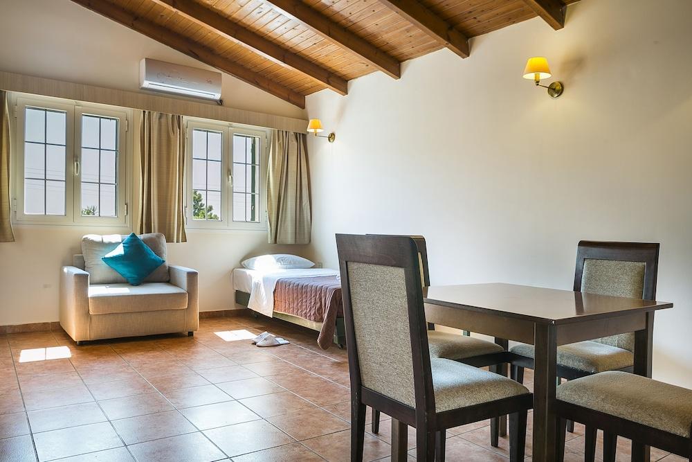 Lassi Hotel Bagian luar foto